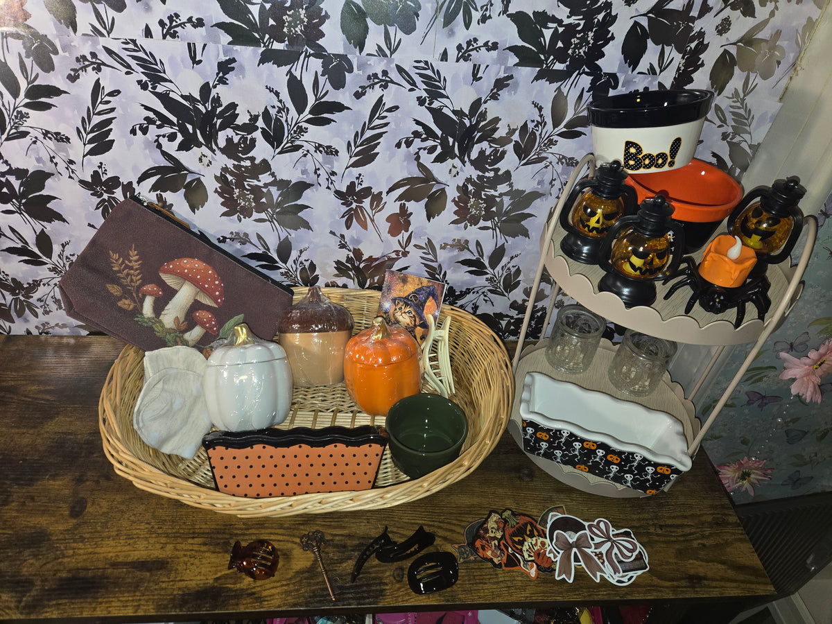 Mixed fall and halloween box